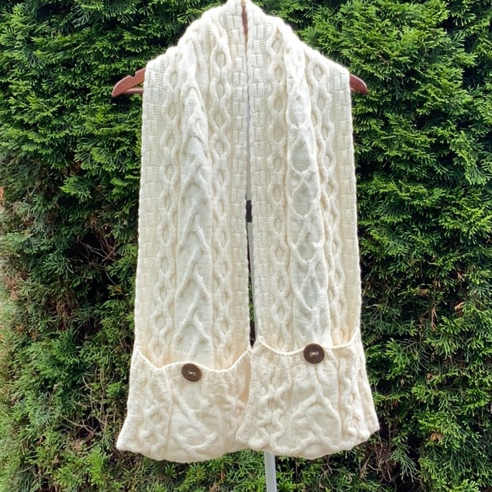 Carraigdonn Irish Merino Wool Scarf w/ pockets